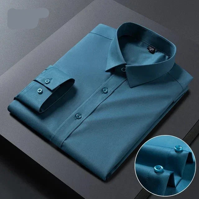 Stilvolles Langarmhemd für Herren, bügelfrei. Passt zu Business-Anzügen und smarten Freizeit-Outfits.
