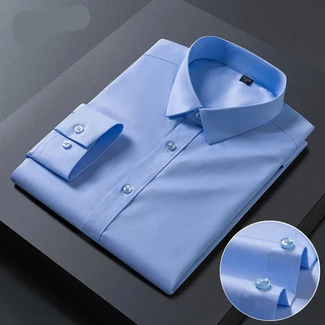 Makelloses Herren Businesshemd, bügelfrei. Ein elegantes Langarmhemd für moderne und stilvolle Männer.