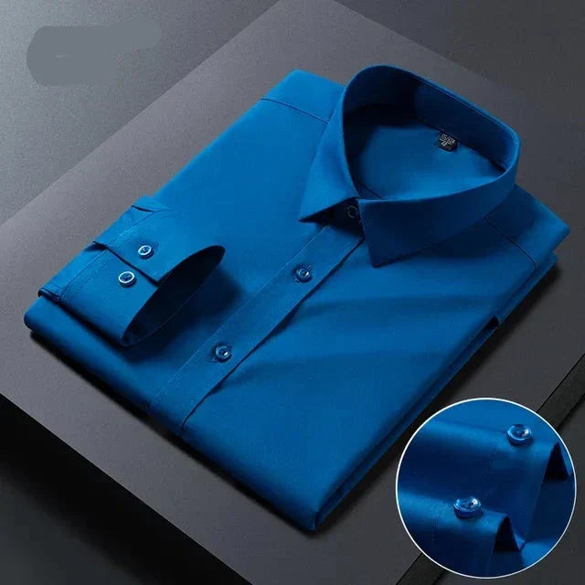 Praktisches bügelfreies Herrenhemd, ideal für den Business-Alltag. Ein stilvolles Hemd für Herrenmode.