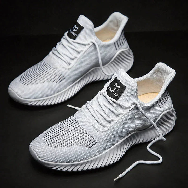 Moderne Herren Sneaker für ganzjährigen Komfort; ideal als Laufschuhe und Freizeitschuhe mit Dämpfung.