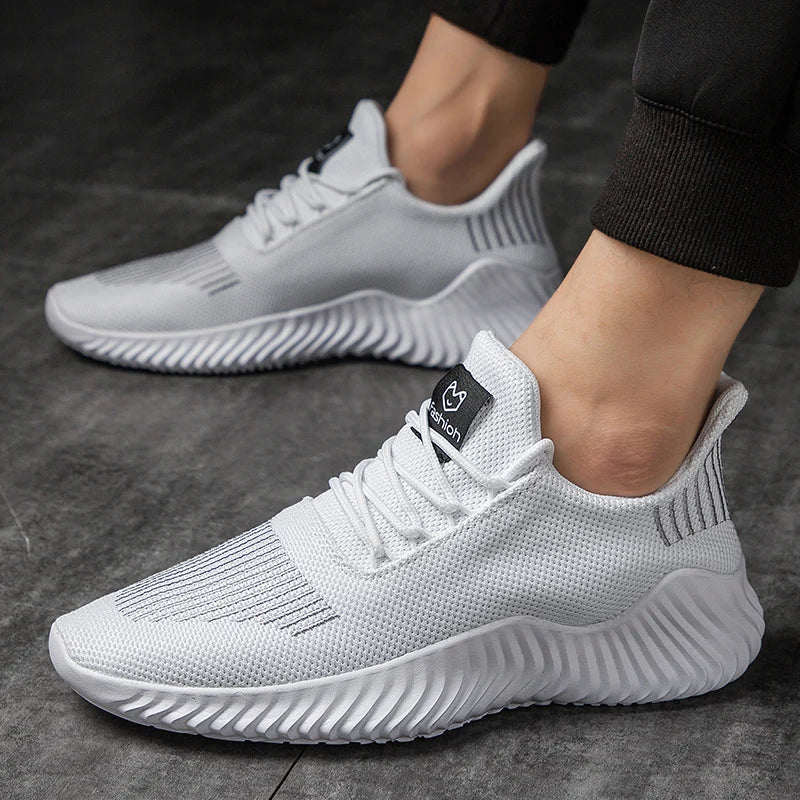 Komfortable Herren Laufschuhe mit innovativem, modernem Design, optimaler Dämpfung und Atmungsaktivität.