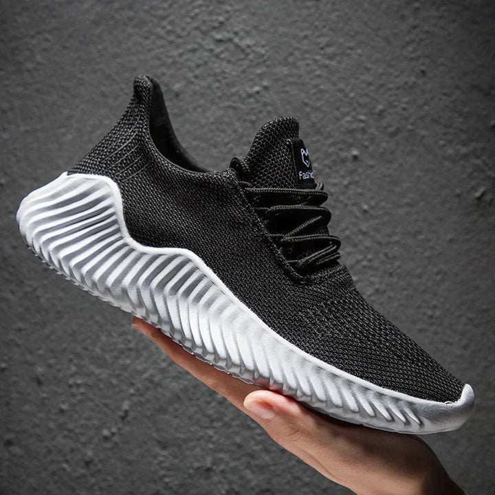 Herren Laufschuhe mit ultimativer Dämpfung und modernem Design für Komfort bei Training und Freizeit.