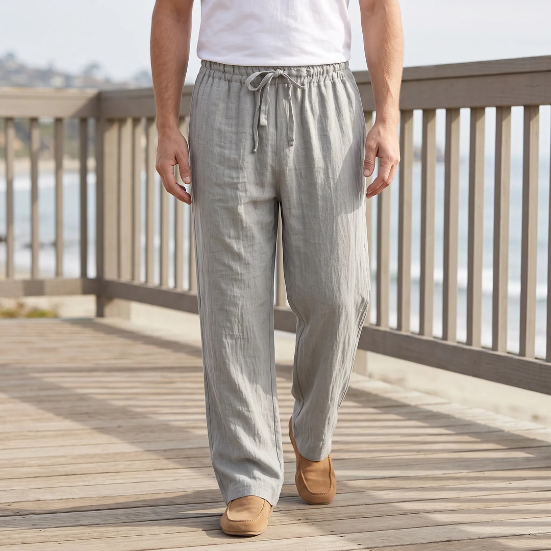 Herren Leichte Freizeithose in modernem Schnitt, bequem & stilvoll für warme Sommertage. Ideal für Herrenmode.