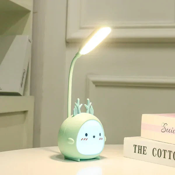 Flexible LED Schreibtischlampe Hirsch für Kinder. Augenschonendes Leselicht & Nachtlicht fürs Kinderzimmer, USB-betrieben.
