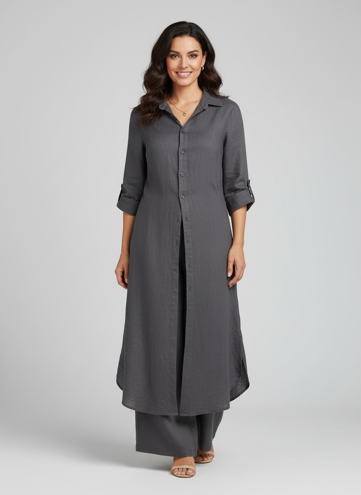 Elegantes & komfortables Damen Zweiteiler Set mit langer Bluse und weiter Hose für sommerliche Tage.