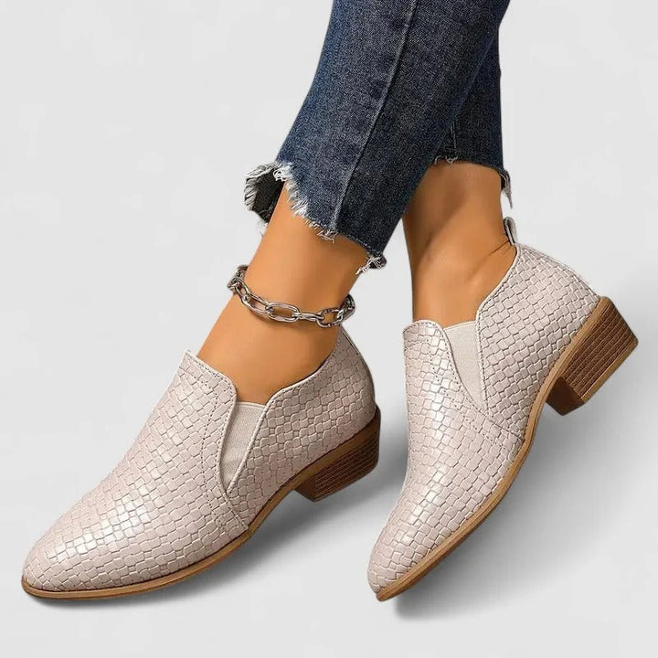 Damen Loafer mit spitzer Zehe und bequemem Blockabsatz für Business Casual und Freizeit. Elegant und schick.