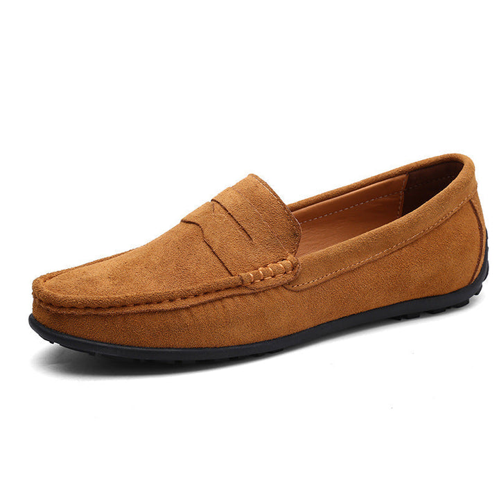 Stilvoller Herren Penny Loafer, Detailansicht des Leders und der klassischen Penny-Schlitz-Applikation.