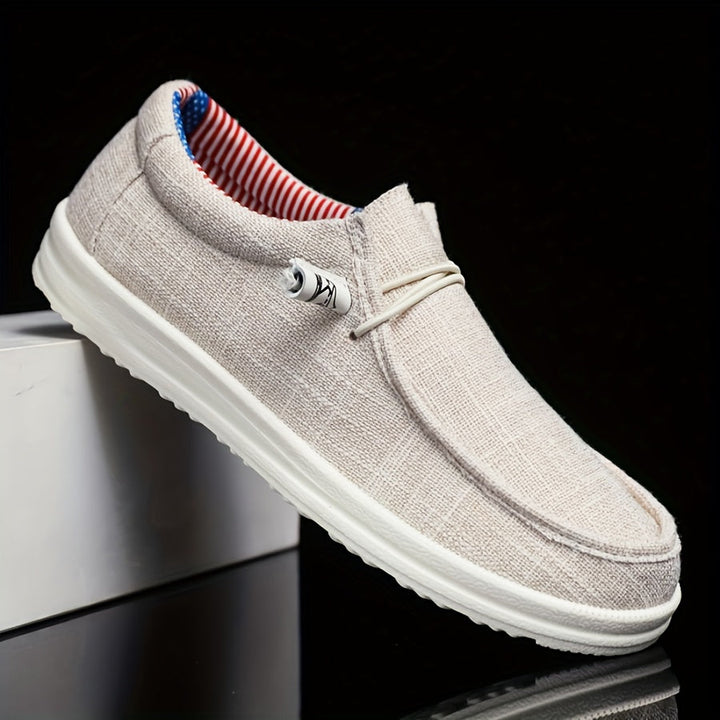 Rutschfeste Sohle der bequemen Herren Loafer Slipper, ideal für sportliche Aktivitäten und langen Tragekomfort.