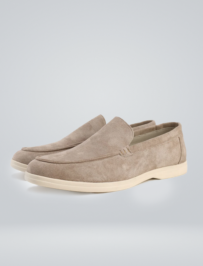 Elegante Herren Wildleder-Slipper in Braun, perfekt als Business Casual Schuh für Frühling & Herbst.
