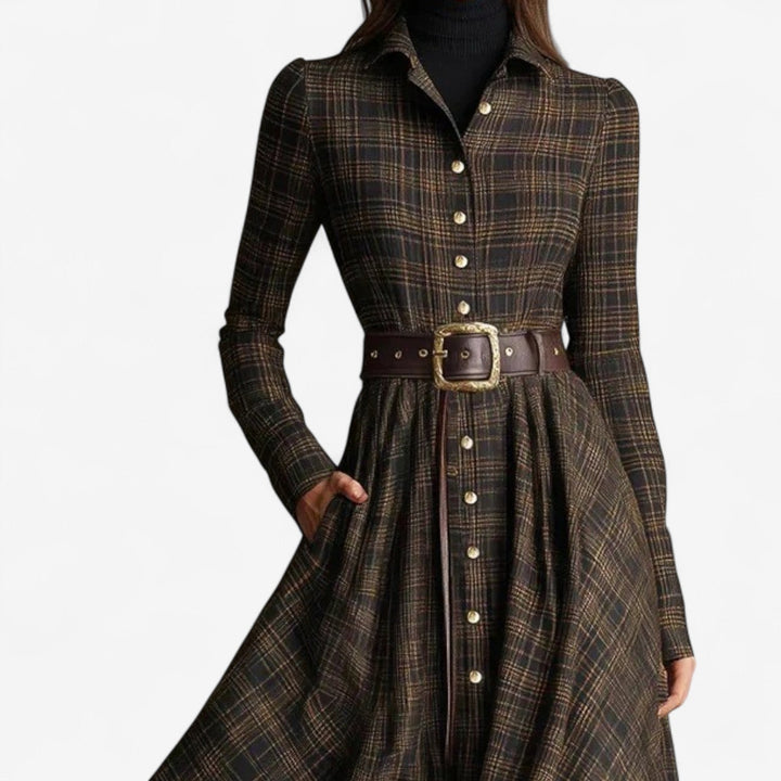 Modisches Damen Maxikleid Bethany mit langem Arm & fließendem Tartan Karomuster. Elegantes Herbst-Winterkleid.