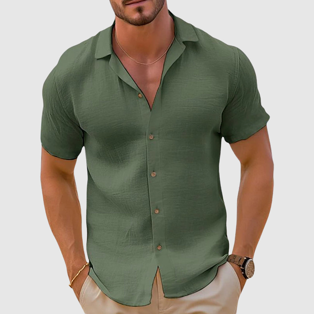 Vielseitiges Herren Kurzarmhemd mit Knopfleiste. Leichtes Freizeithemd für Frühling & Herrenmode.