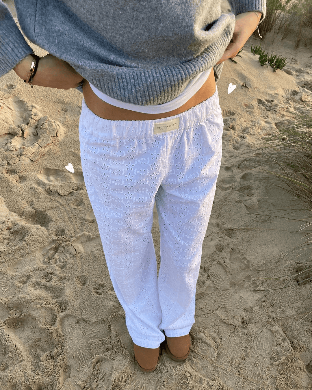 Entspannte Damen Loungehose im lässigen Schnitt, perfekt für gemütliche Stunden zuhause oder als Freizeitkleidung.