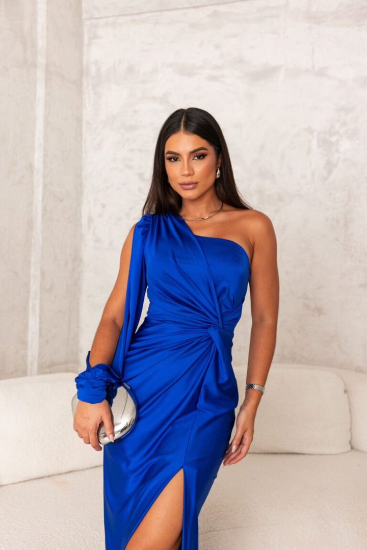 Schickes Damenkleid mit Rundhalsausschnitt, elegant und modern, für besondere Gelegenheiten.