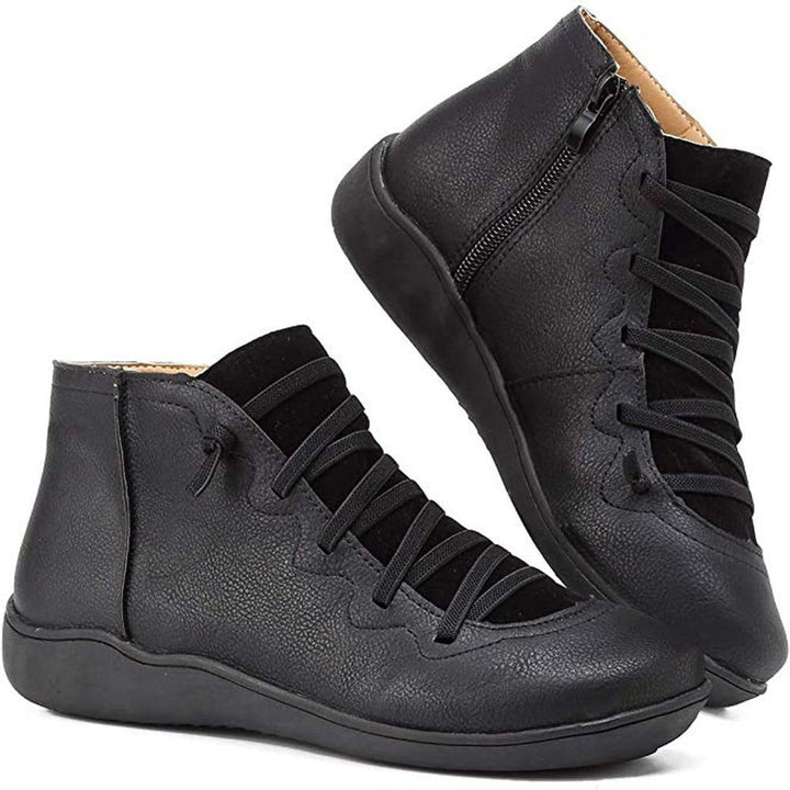 Detailansicht der Damen Stiefelette mit atmungsaktivem Obermaterial und komfortabler Stabilitätssohle.