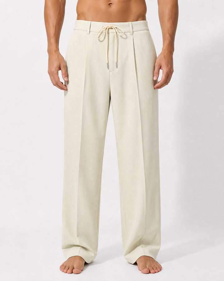 Nahaufnahme der Herren Faltenhose mit Kordelzug – zeigt die hochwertige Stofftextur und Details.