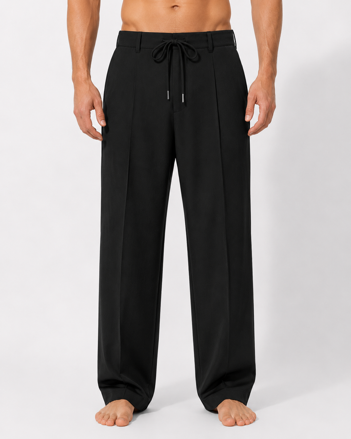 Stilvolle Herren Sommerhose mit Kordelzug & Falten, locker geschnitten, ideal für elegante Freizeit-Looks.