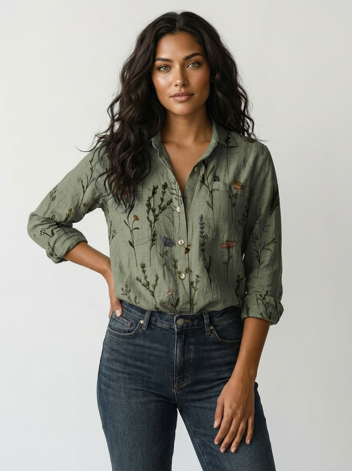 Damen Kurzarmbluse mit Botanischem Print. Leichtes, farbenfrohes Sommerhemd mit Knopfleiste für feminine Freizeitmode.