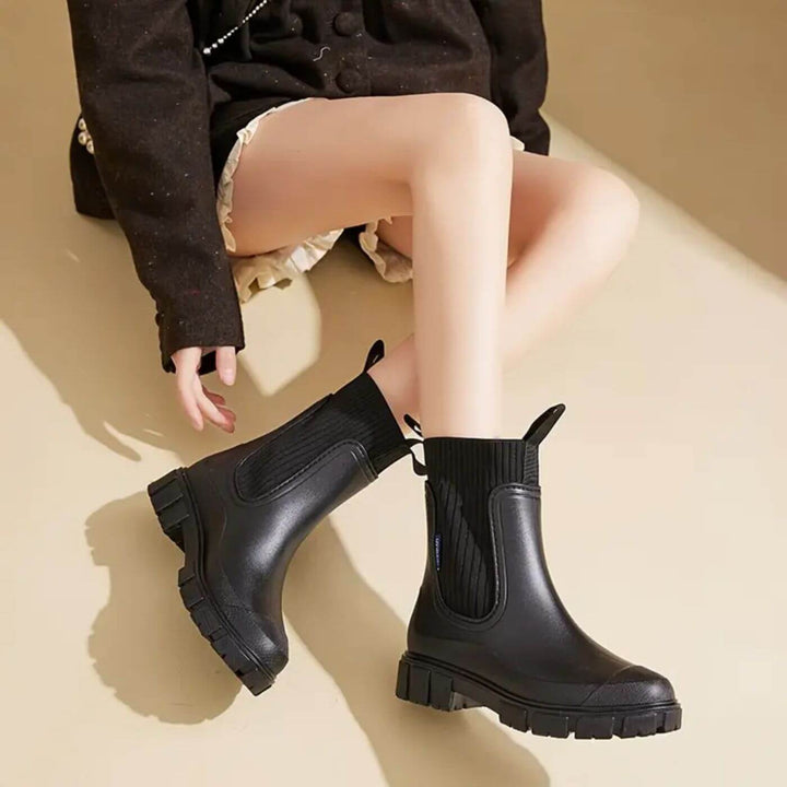 Hochwertige Damen-Regenstiefel, wasserdicht, rutschfest & pflegeleicht. Perfekte Schuhe für Regen.