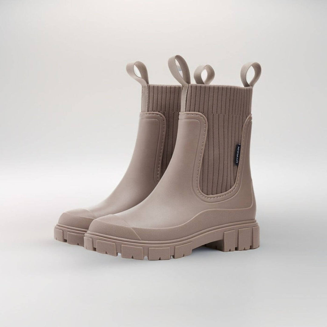 Robuste, wasserdichte Damen-Regenstiefel. Perfekt rutschfest für nasse Tage im Herbst, Frühling & Winter.