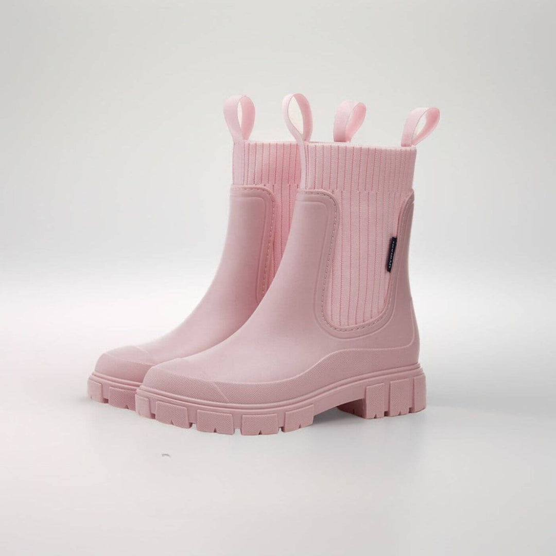 Knöchelhohe Damen-Regenstiefel, modisch & wasserdicht. Ideal für Spaziergänge bei Regenwetter.