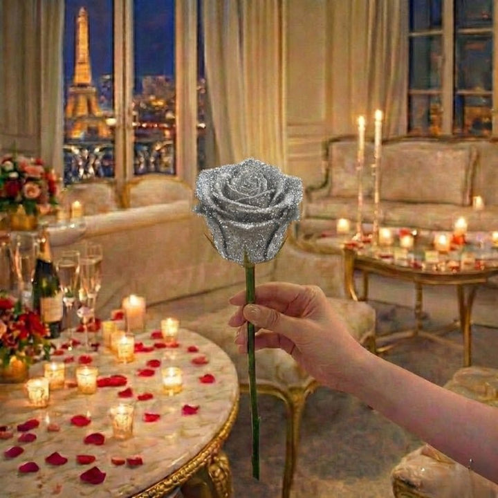 Einzelne Glitzerrose in Geschenkbox, das romantische Symbol für Liebe und Jahrestag.
