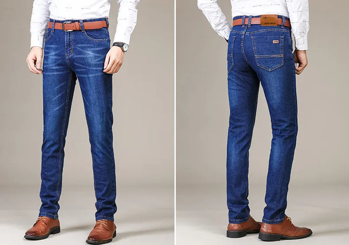 Flexible Straight Fit Herrenjeans, perfekt für aktive Männer.
