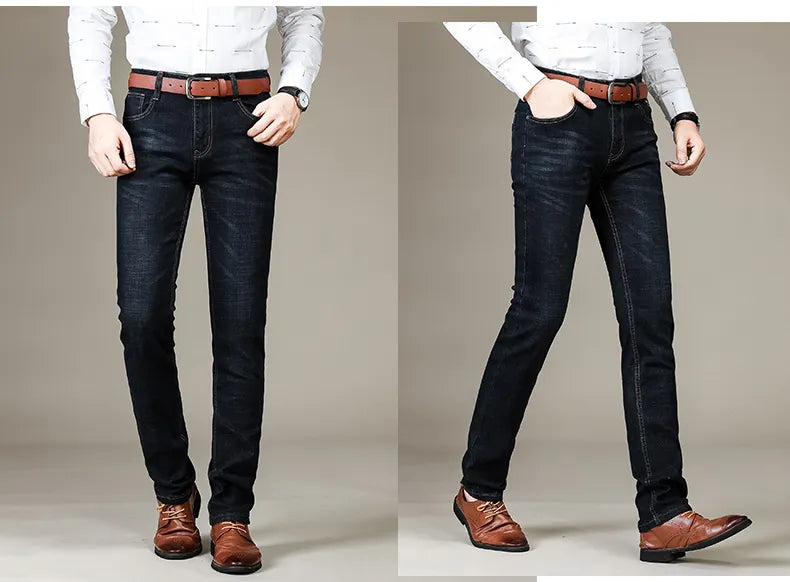 Perfekte Passform: Gerade geschnittene Herren Stretchjeans für Komfort und Stil.