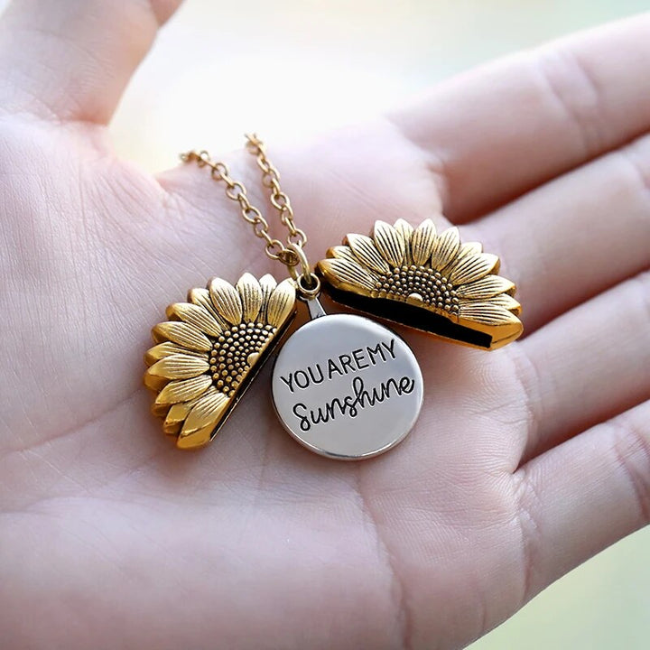 Damen Halskette Sonnenblumen-Medaillon in Gold. Edelstahl Schmuck, ideales Geschenk für Freundin oder Muttertag.