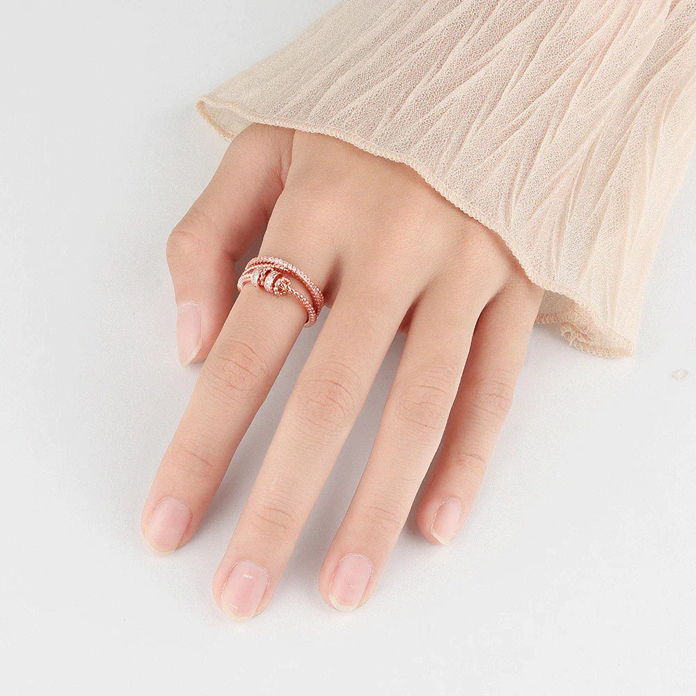 Eleganter Anti-Stress Ring aus Zirkonium, perfekt als Achtsamkeits-Geschenk & zur Stressreduktion.