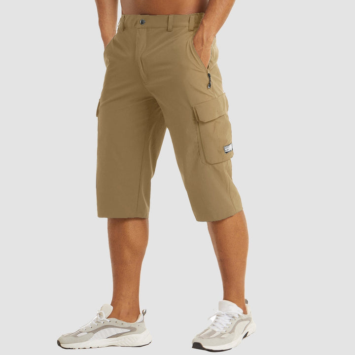 Funktionale Herrenshorts, atmungsaktiv & wasserabweisend, perfekt für aktive Männer.