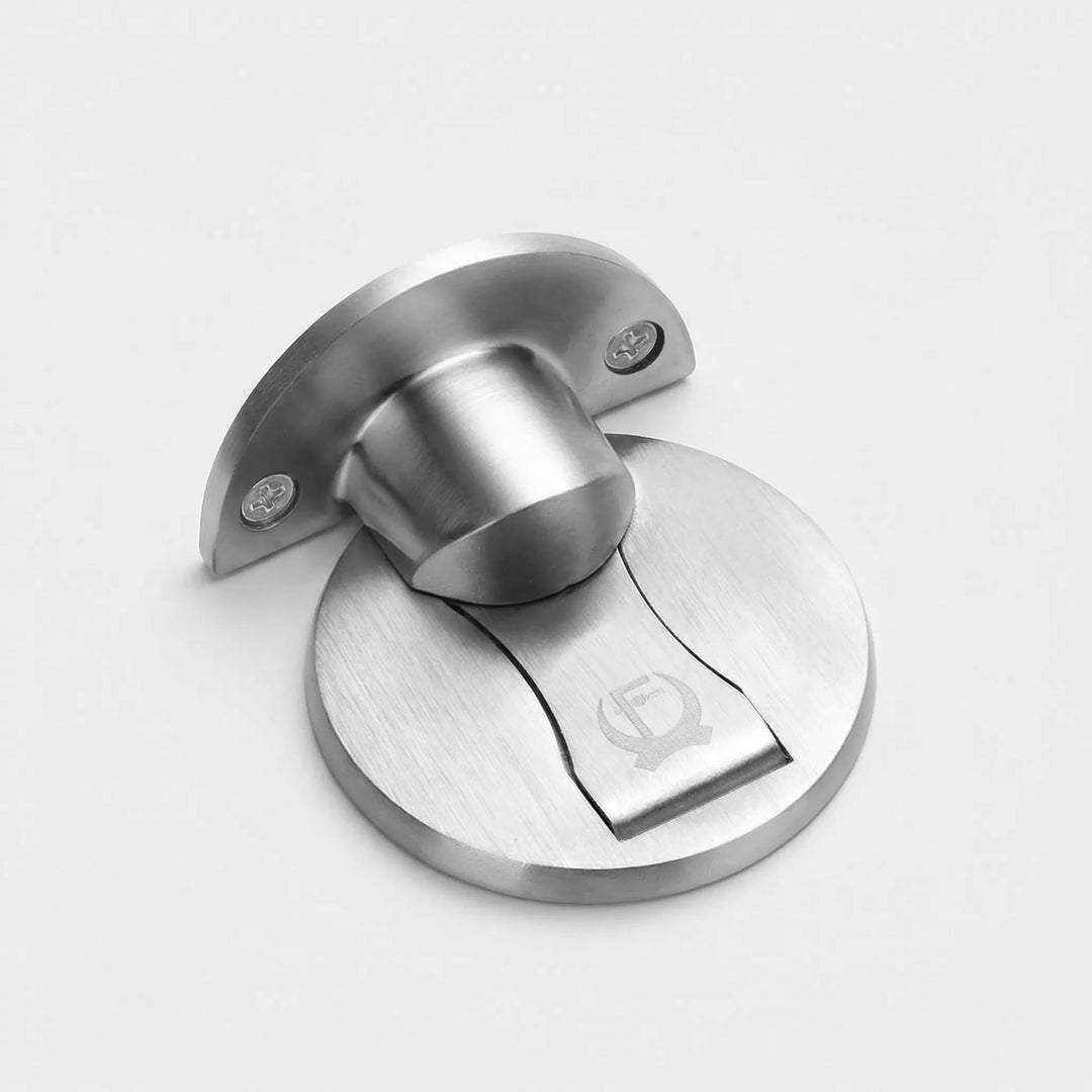 Funktionaler Bodentürstopper, magnetisch für extra starken Halt, schützt Wände und Möbel effektiv, stilvoll und robust.