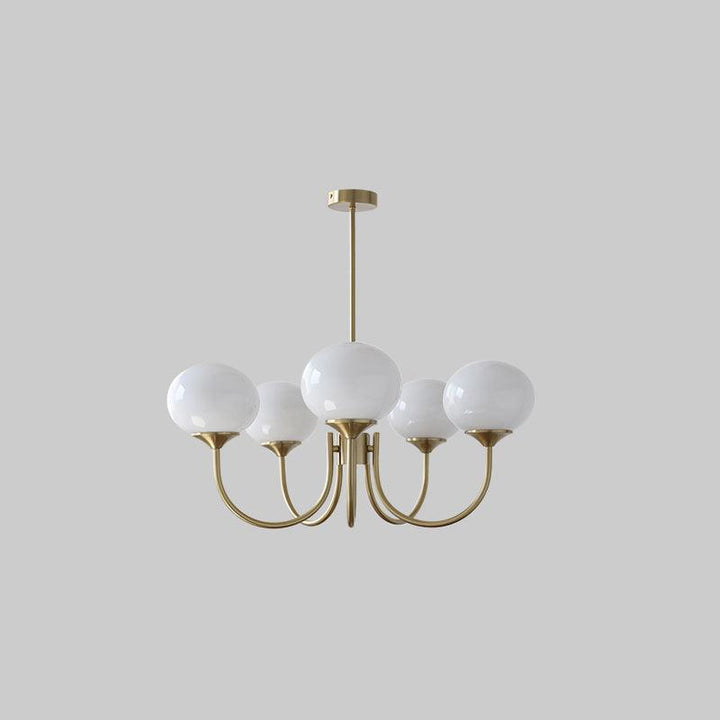 Glamouröser Kronleuchter, Chrom-Finish und Glasperlen-Design.