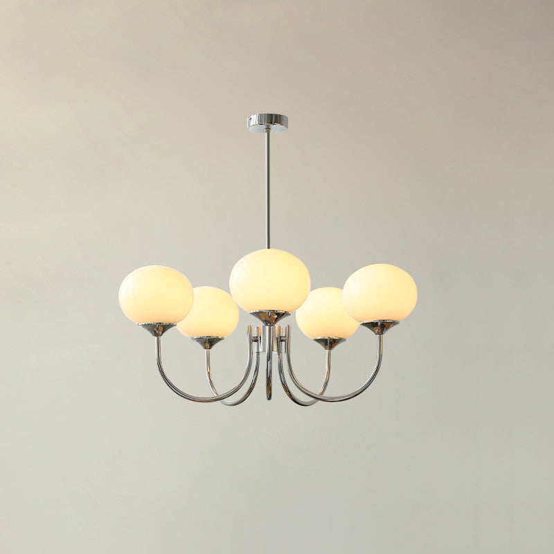 Eleganter Kronleuchter für Wohnzimmer, Glas und Chrom glänzend.