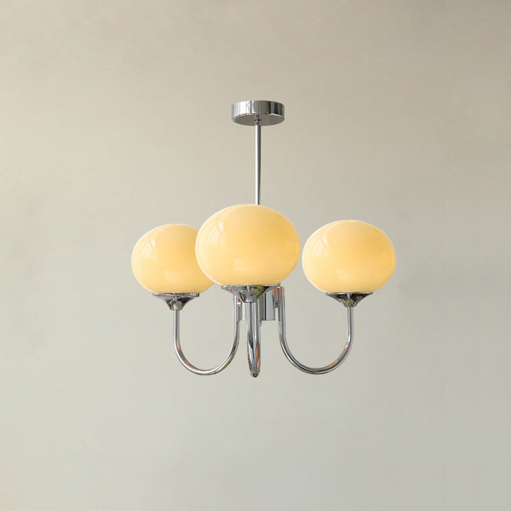 Designer-Kronleuchter, Gold-Akzente & Glas, für luxuriöses Wohnen.
