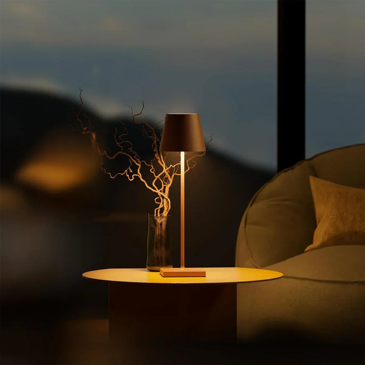 Ambientebeleuchtung: Dimmbare Tischlampe mit Akku, kabellos und stilvoll, ein Hingucker.