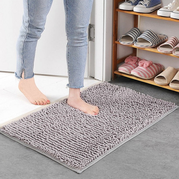 Weiche, saugfähige Chenille Badematte für Ihr Badezimmer; rutschfest und komfortabel.