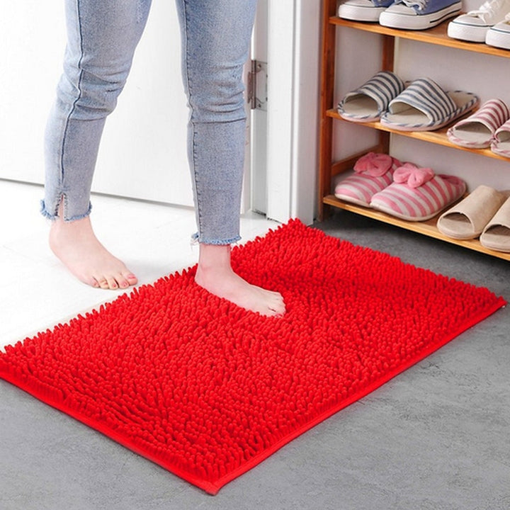 Hoch saugfähige und rutschfeste Chenille Duschmatte; maschinenwaschbar für einfache Pflege.