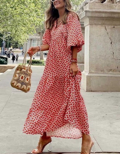 Bequemes Damen Maxikleid im Boho-Stil: V-Ausschnitt, weite Ärmel, fließend. Perfekt als Freizeit- und Sommerkleid.