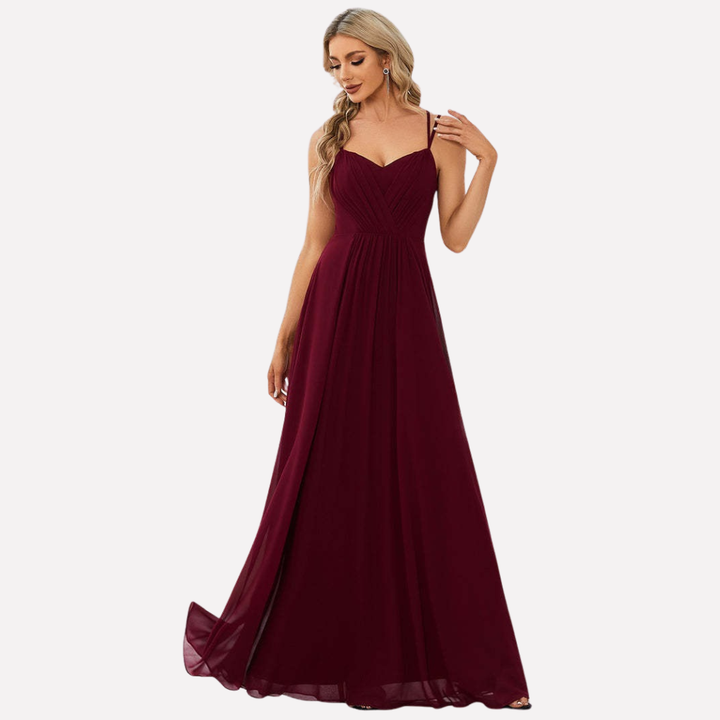 Festliches, langes Damenkleid mit elegantem Herzausschnitt für besondere Anlässe, ideal für Sommer und Frühling.