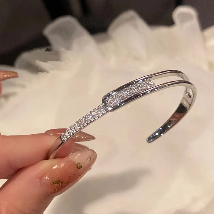 Elegantes Damen Silberarmband aus 925er Silber mit funkelndem Zirkonia, verstellbar. Zeitloser Damenschmuck.
