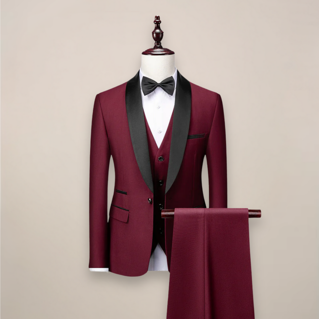 Hochwertiger Herren Festanzug Dreiteiler: Detail von Revers, Knöpfen & feinem Stoff, ideal für Hochzeit & Business.