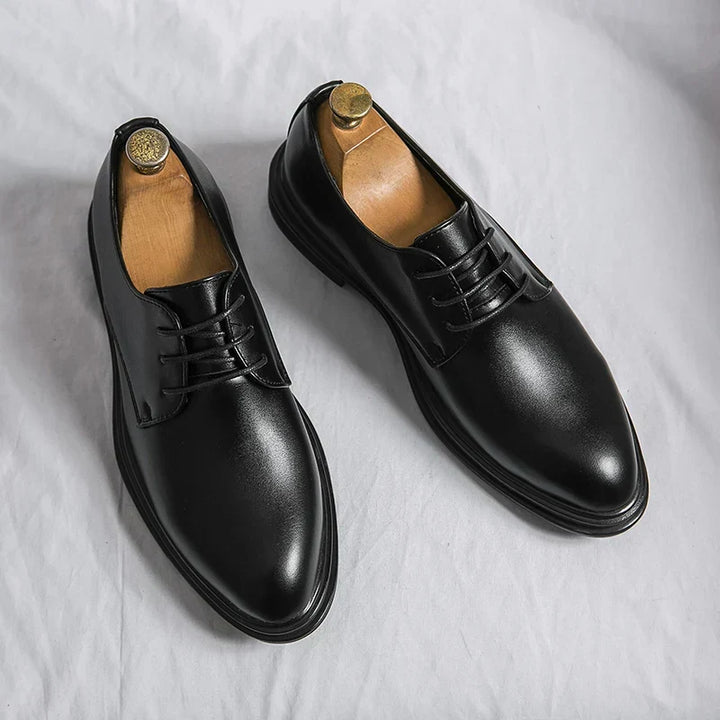 Vielseitige glänzende Herren Derby-Schnürschuhe, ideal für Business-Meetings, formelle Events & elegante Garderobe.