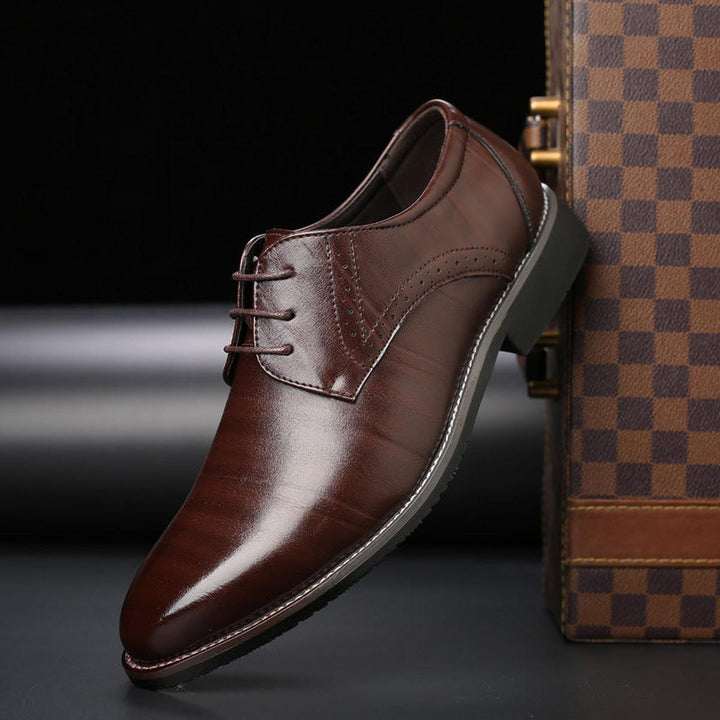 Klassische schwarze Herren Schnürschuhe für formelle Anlässe und Business, elegante Businessschuhe.