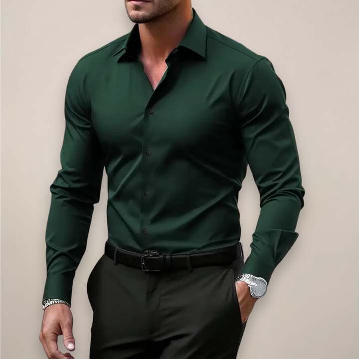 Schickes Slim Fit Freizeithemd für Herren. Modernes Langarmhemd, ideal für Smart Casual und Frühling.