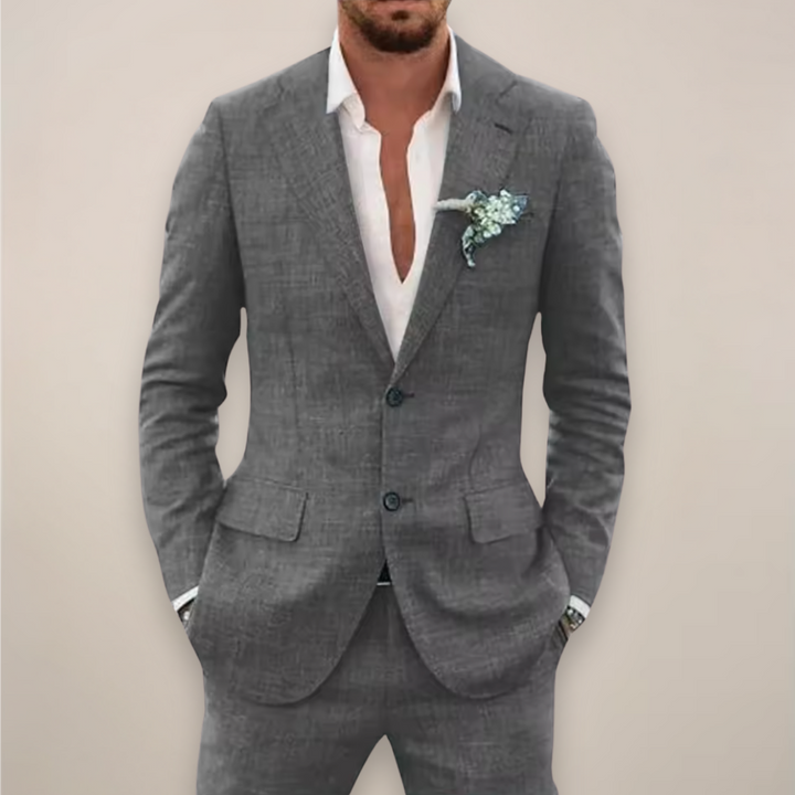 Gut sitzender Herren-Zweiteiler, elegant und komfortabel. Moderner Sommeranzug für vielseitige Anlässe.