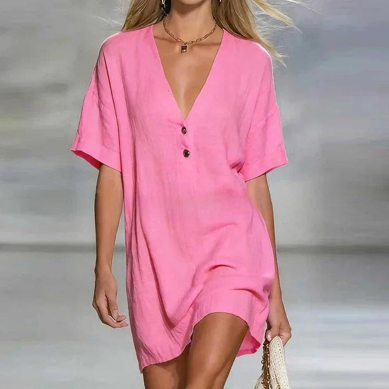 Luftiges Oversize Sommerkleid für Damen mit V-Ausschnitt & Knopfleiste, bequem & vielseitig.