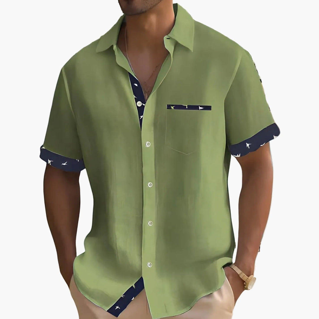 Trendiges Herren Kurzarmhemd, pflegeleicht. Lockeres Sommerhemd in Grün, perfekt für Streetwear und Freizeit.
