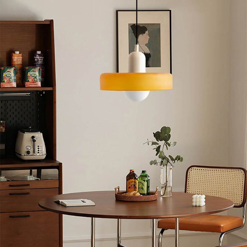 Stilvolle Buntglas Hängelampe, farbenfroh. Moderne Pendelleuchte für Esszimmer.