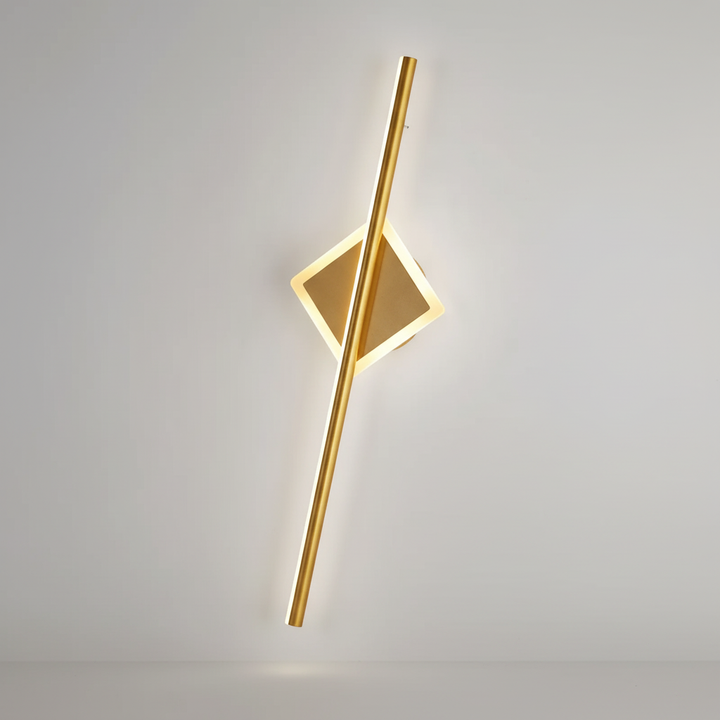 Detailaufnahme der modernen Opalight LED Wandleuchte, die sanftes, warmes Licht im Raum spendet.