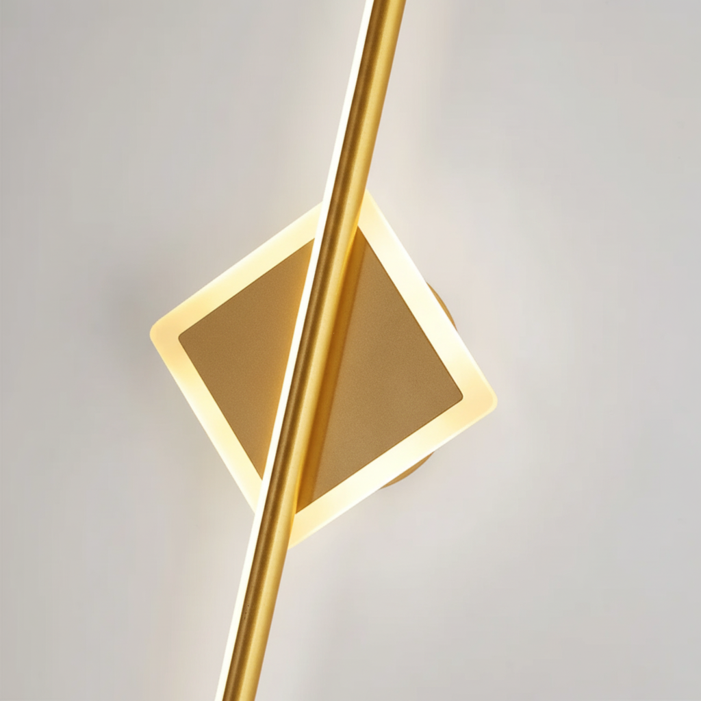 Elegante LED Wandleuchte als stilvolle Wohnzimmerlampe, schafft warmes Ambiente im modernen Design.
